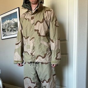 Vintage Army Issued Desert Camo Wet Weather Jacket
